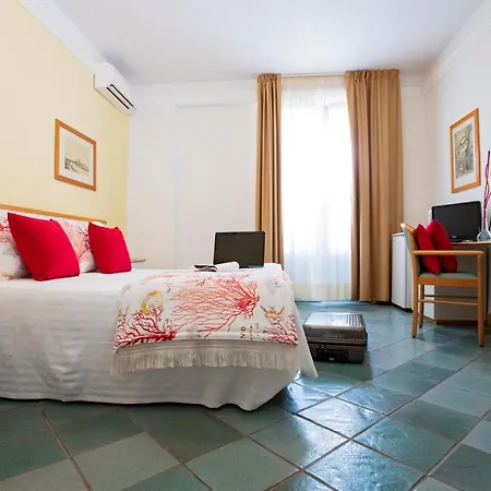 L'approdo Отель 4*