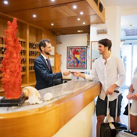 阿波罗大酒店 酒店 卡斯蒂里昂纳·德拉佩